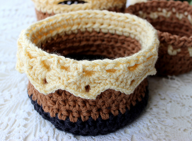 Medium Basket with Drop Over Lace Edge