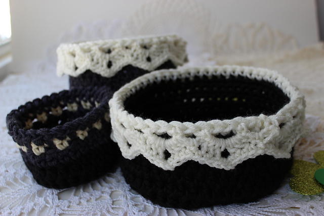 Short Basket with Drop Over Lace