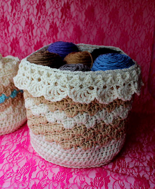 Large Shell Basket with Drop Over Lace Edge