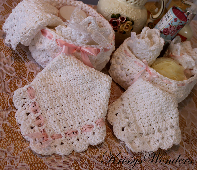 Fan Edged Washcloth