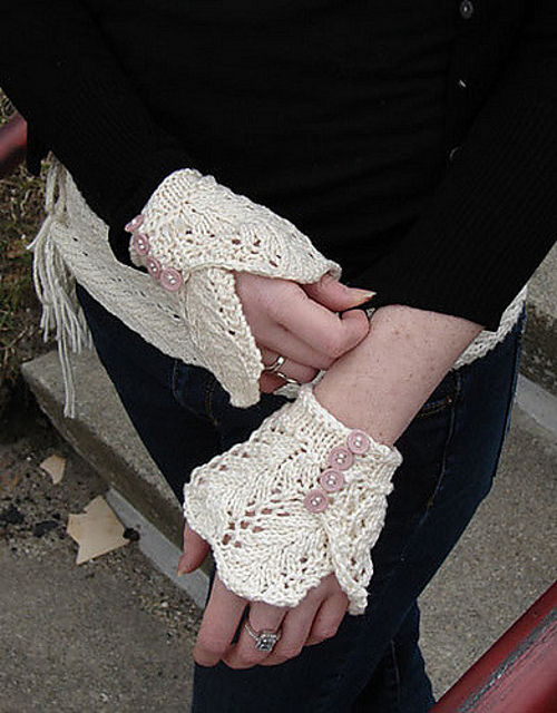 Premiere Vine Lace Belt and Cuffs