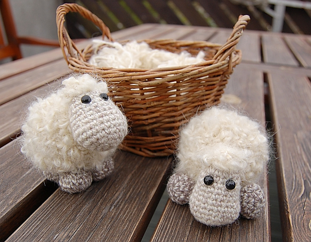 Ravelry: Sheep Etu pattern by Kristi Randmaa