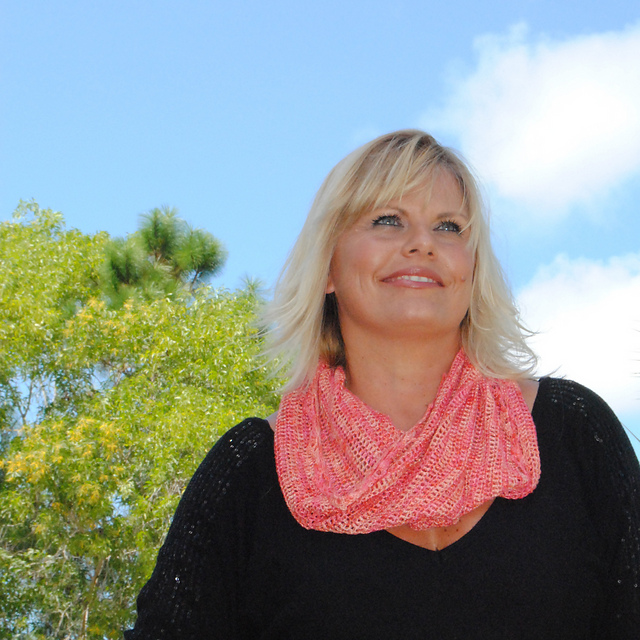 London Coral Cowl