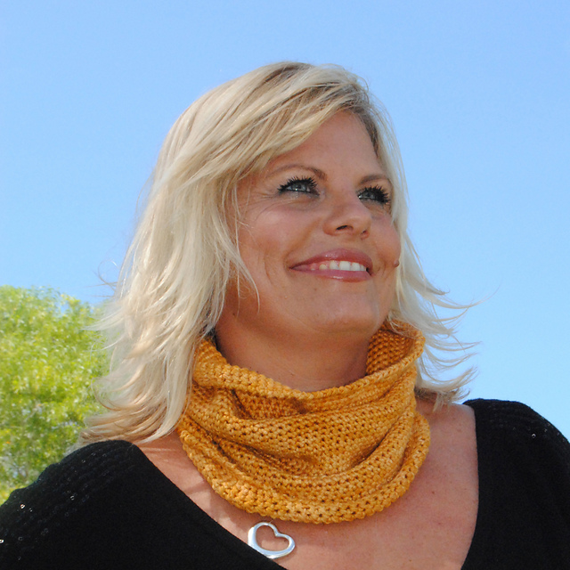 Parisian Caramel Cowl