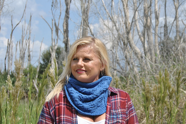 Brave Cabled Waves Cowl