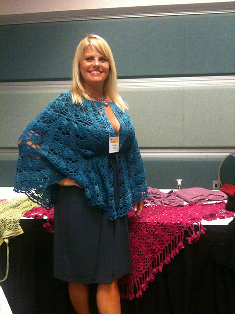 VINGA Belted Cape