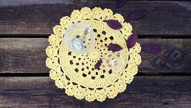 Delicate Flower Placemat Doily