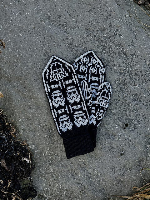 Star Wars mittens for her