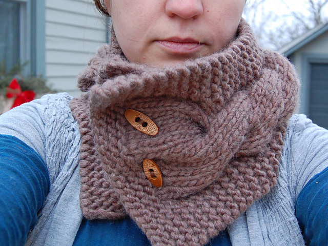 Cabled Mini Scarf (bulky)