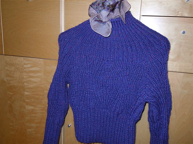 # 68 Pulli mit hohem Bund