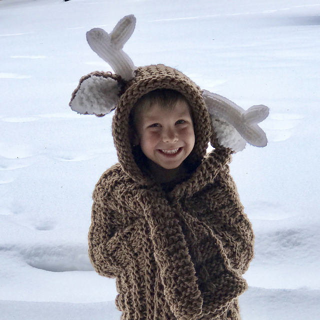 Ravelry Hooded Deer Blanket pattern by Krystle's Krazy Knits