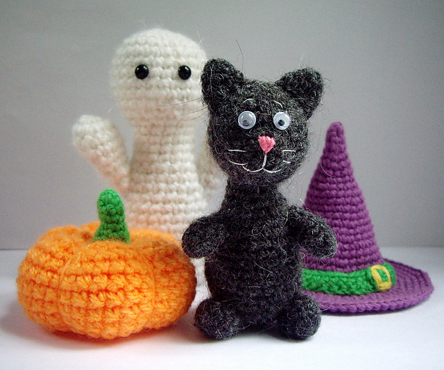 Halloween amigurumi (cat, ghost, pumpkin, witches hat)