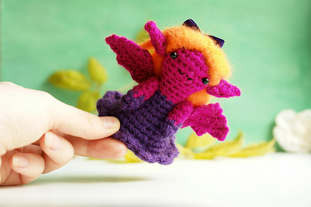 Halloween amigurumi: the cute vampire girl