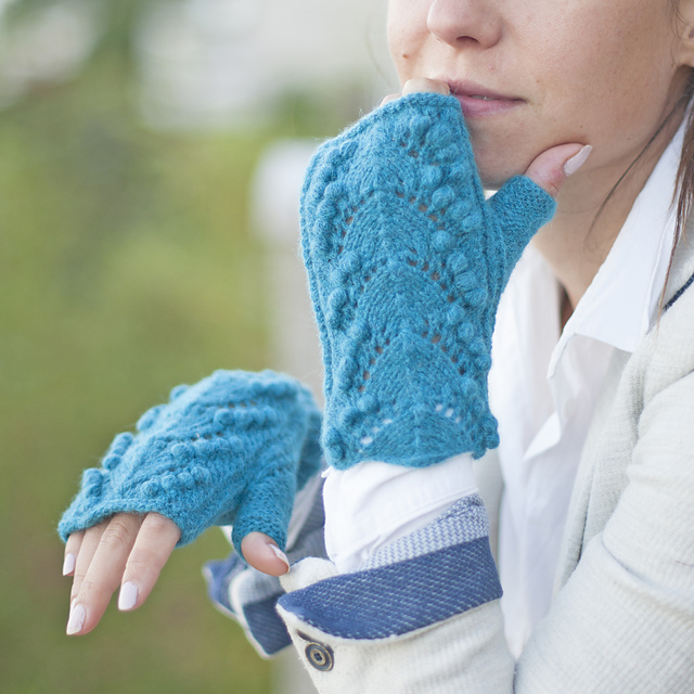 Wave Lace Fingerless Mittens