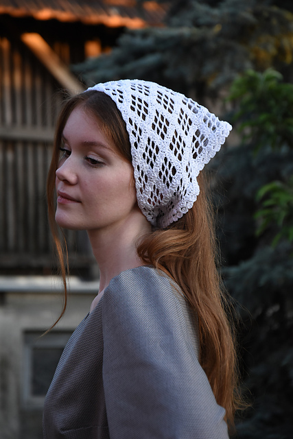 Diamonds Triangle Scarf