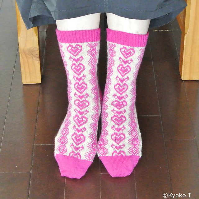 Frosty Hearts Socks
