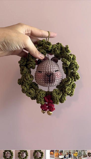 Capybara Christmas Wreath