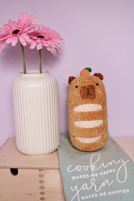 Capyguette Yarn Bun