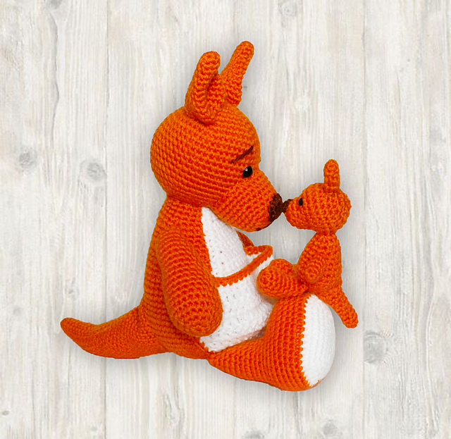 Mummy and Baby Kangaroo