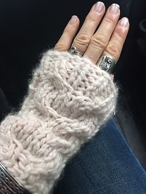 Whale's Tail Mitts