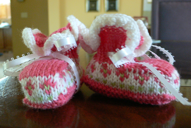 Fair Isle and Frill Bootees