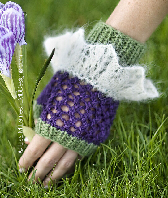 Hocus Crocus Wristlets (Worsted)