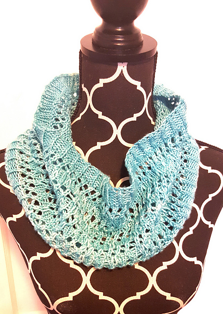 Yarn Carnival Cowl