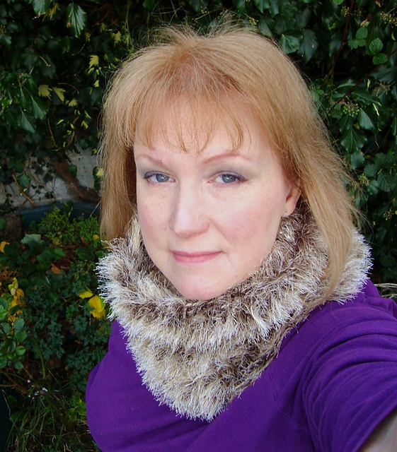 Easy Faux Fur Cowl
