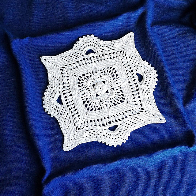 Doily Ice crown