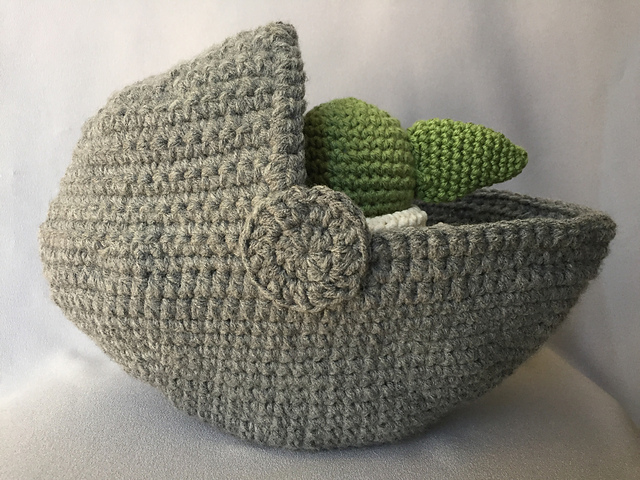 Baby Yoda Pram Bed Ship