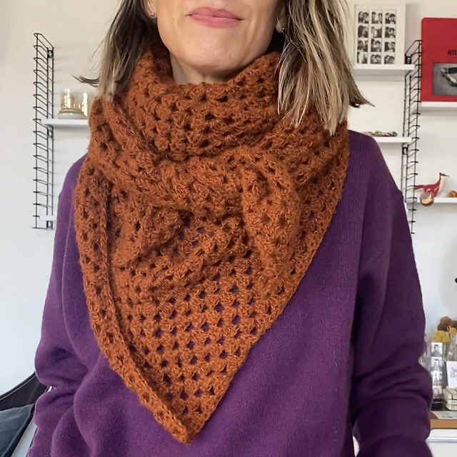 MAXI - Granny Crochet Shawl