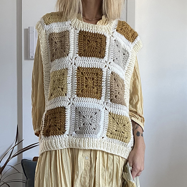 GIO - Granny squares Slipover Top