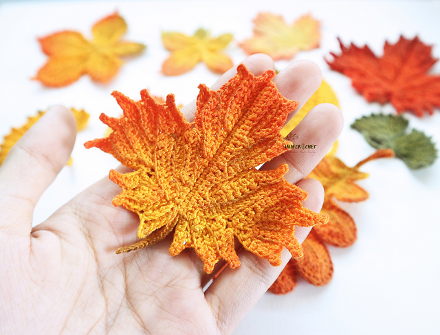 Ravelry: Maple autumn leaves pattern by Lala Nguyen