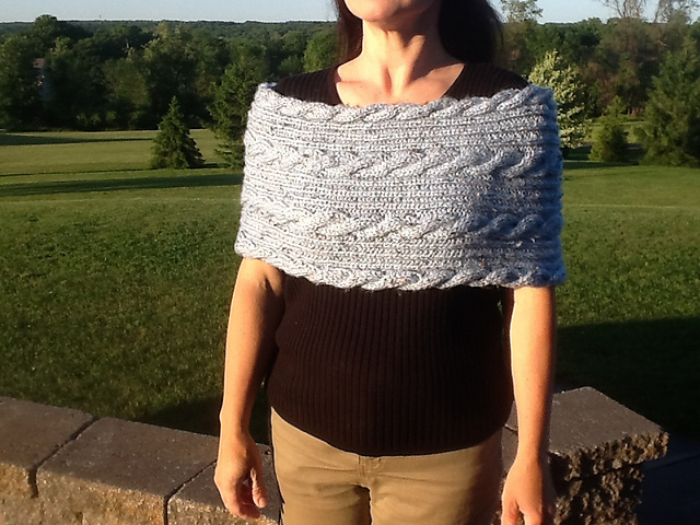 Cabled Poncho #60620