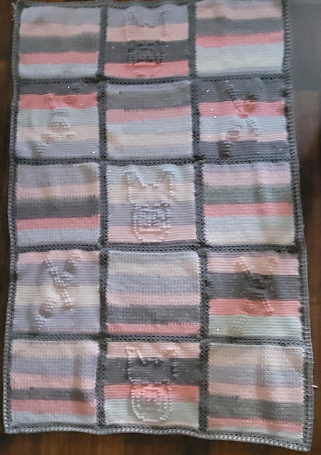 Hogs & Kisses Afghan