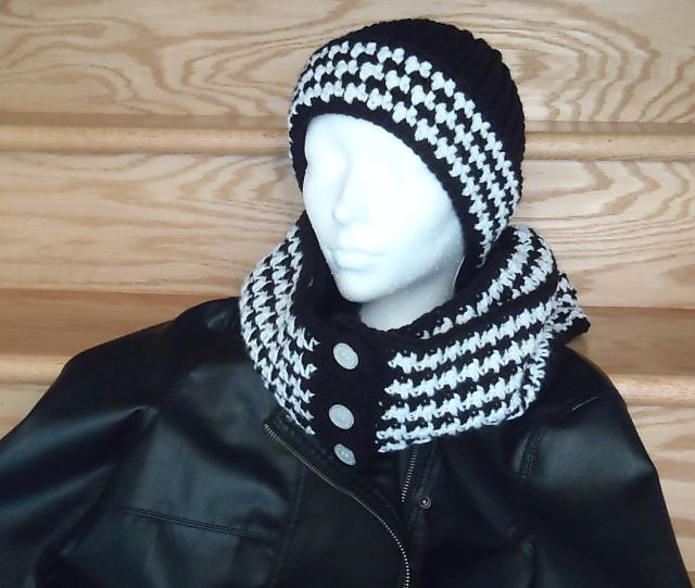 Aint Nothing but a Houndstooth Infinity Scarf