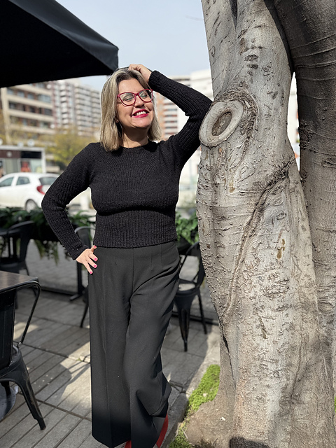 Sweater negro y simple