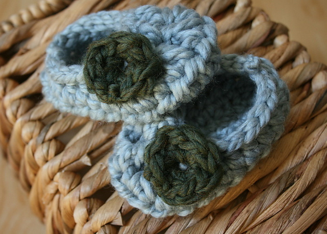 Easy! Chunky Booties With Crochet Button