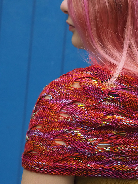 Reversible Undulating Waves Cowl