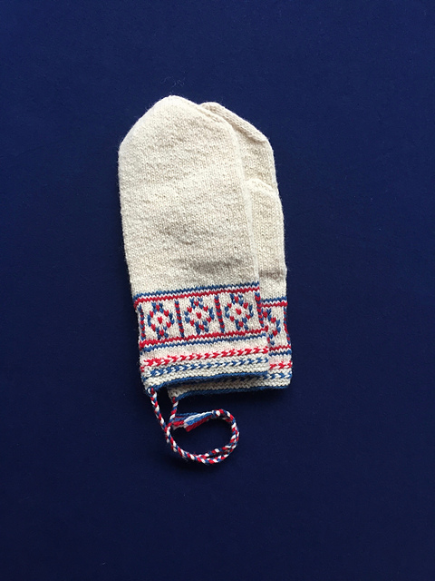 Belt Motif: A Skolt Sami Mitten