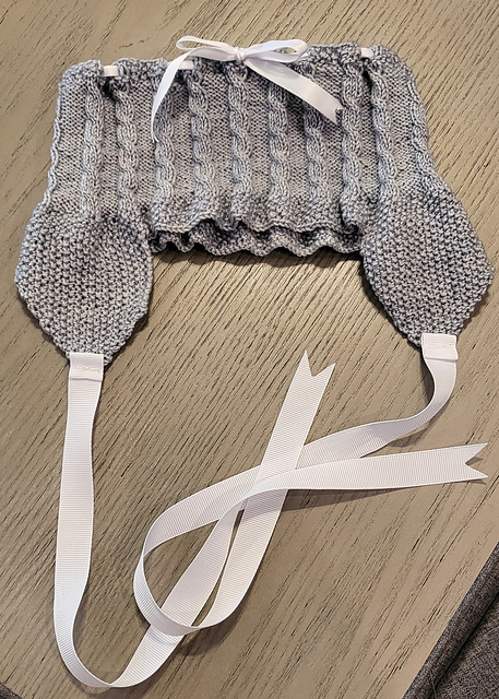 Victorian Messy-Bun Earflap Cap (1840)