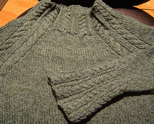 Sleek Cabled Raglan