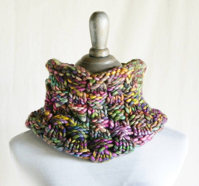 A Tisket A Tasket Reversible Cowl