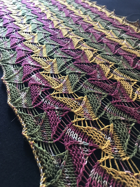 Oriflamme Shawl
