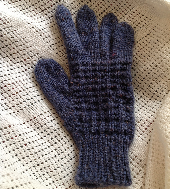 stocking stitch textured pattern and rib gloves