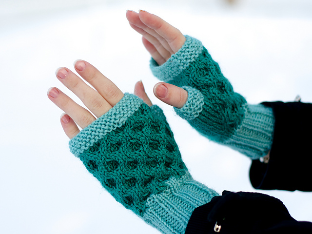 Fingerless Mitts Honeycomb Cable Stitch