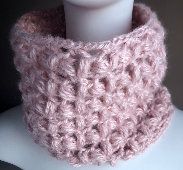 Heart Stitch Cowl
