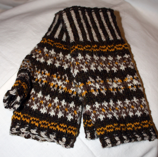 Peat Fingerless Mittens