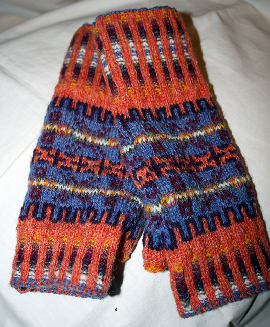 Sandstone Fingerless Mittens