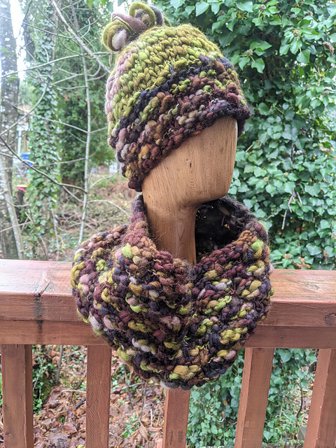 Textured Bricks Cowl (with bonus hat pattern)